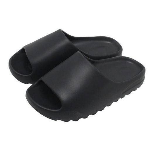 Chanclas yeezy con suela dentada color negro | Yeezy Slides | La Chanclería